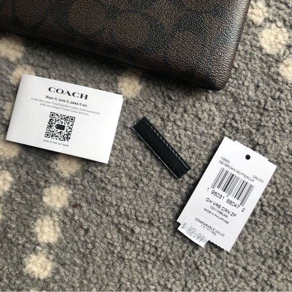 (Coach) Buttercup Corner Zip Wristlet - NEW WITH TAGS! - Picture 9 of 9